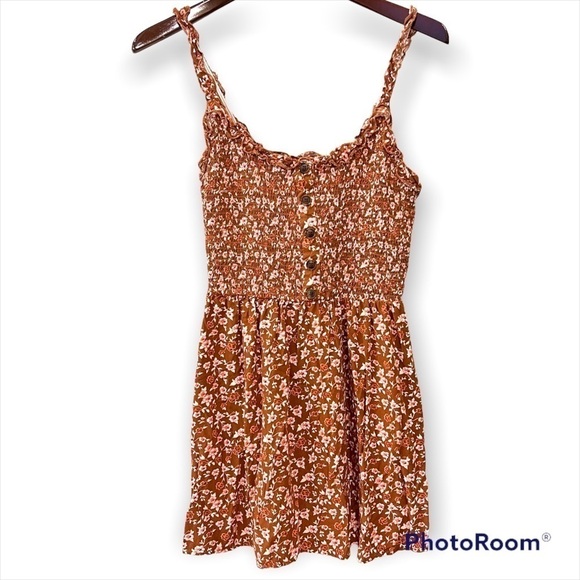 Vine & Valley smocked bodice fit and flare dress, floral print, fits a size S - Picture 2 of 13